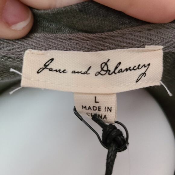 June and Delaney Long Sleeve Top Camo Print - Picture 5 of 6